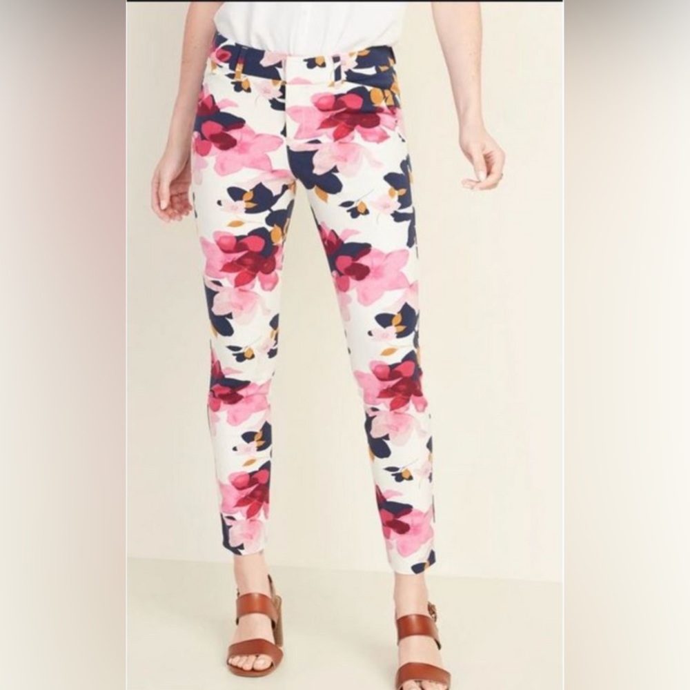 Old Navy Pixie Pant